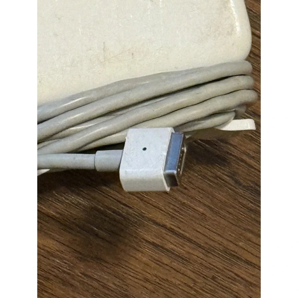 Apple 60W MagSafe Power Adapter A1344 MacBook Pro 13 Charger White with AC Cord